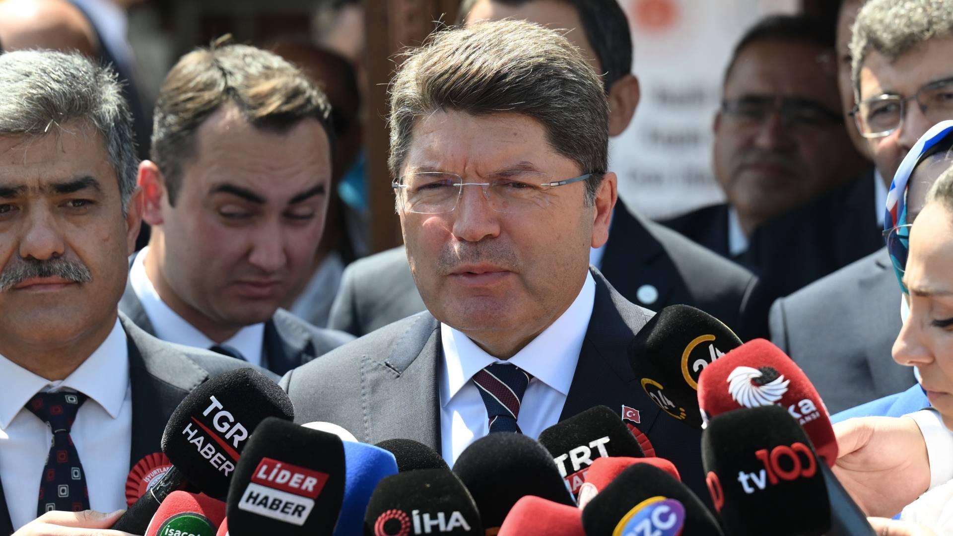 adalet bakani yilmaz tunc chpnin genel merkezi yalan uretim merkezine donustu rEXd72En