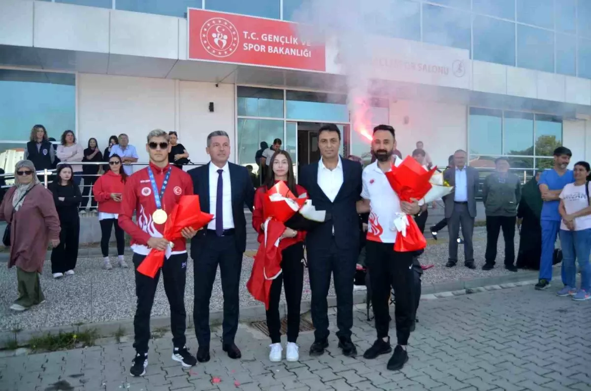 boludan iki dunya sampiyonu G2iAGEOW