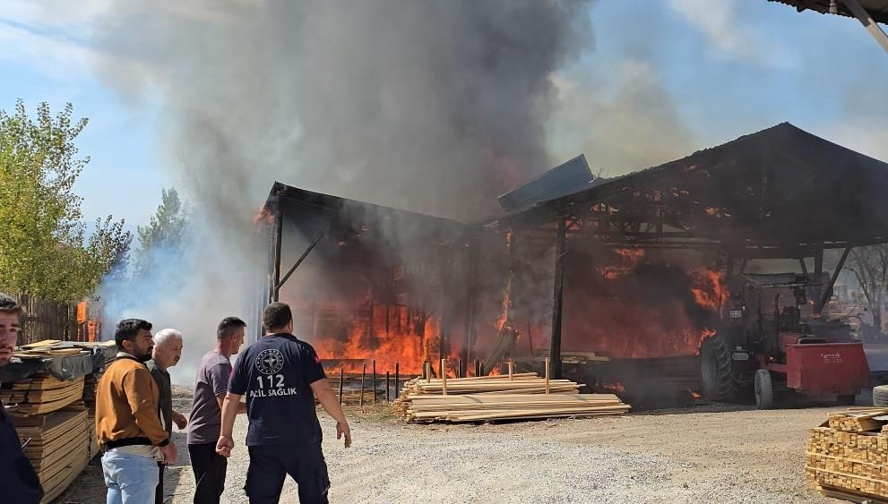 kereste fabrikasinda yangin GVWWTXDn