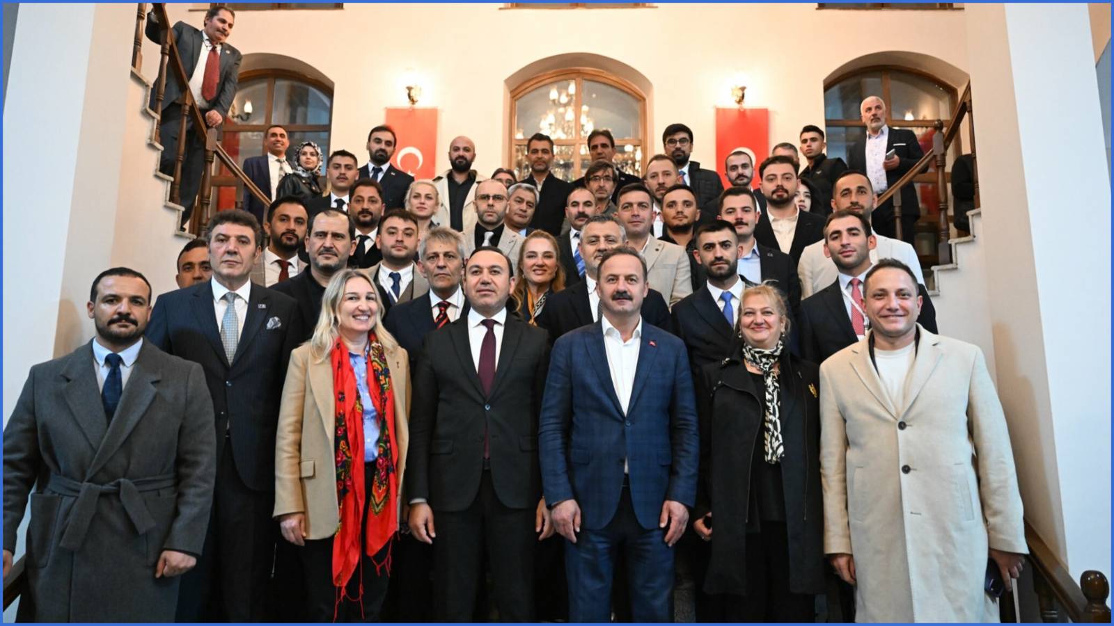 anahtar parti genel baskani agiralioglundan bahceliye bir kurucu onder var o da mustafa kemal ataturk MaljjqWy.png