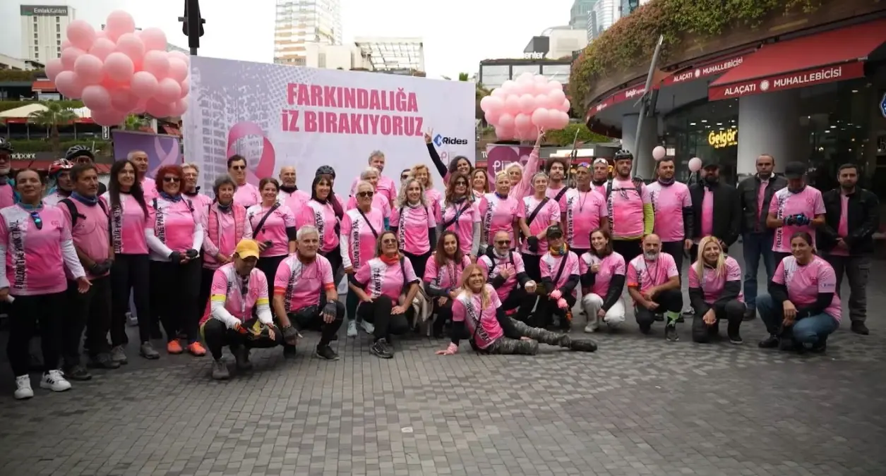 Kadıköy’de Meme Kanseri Farkındalık Turu Düzenlendi