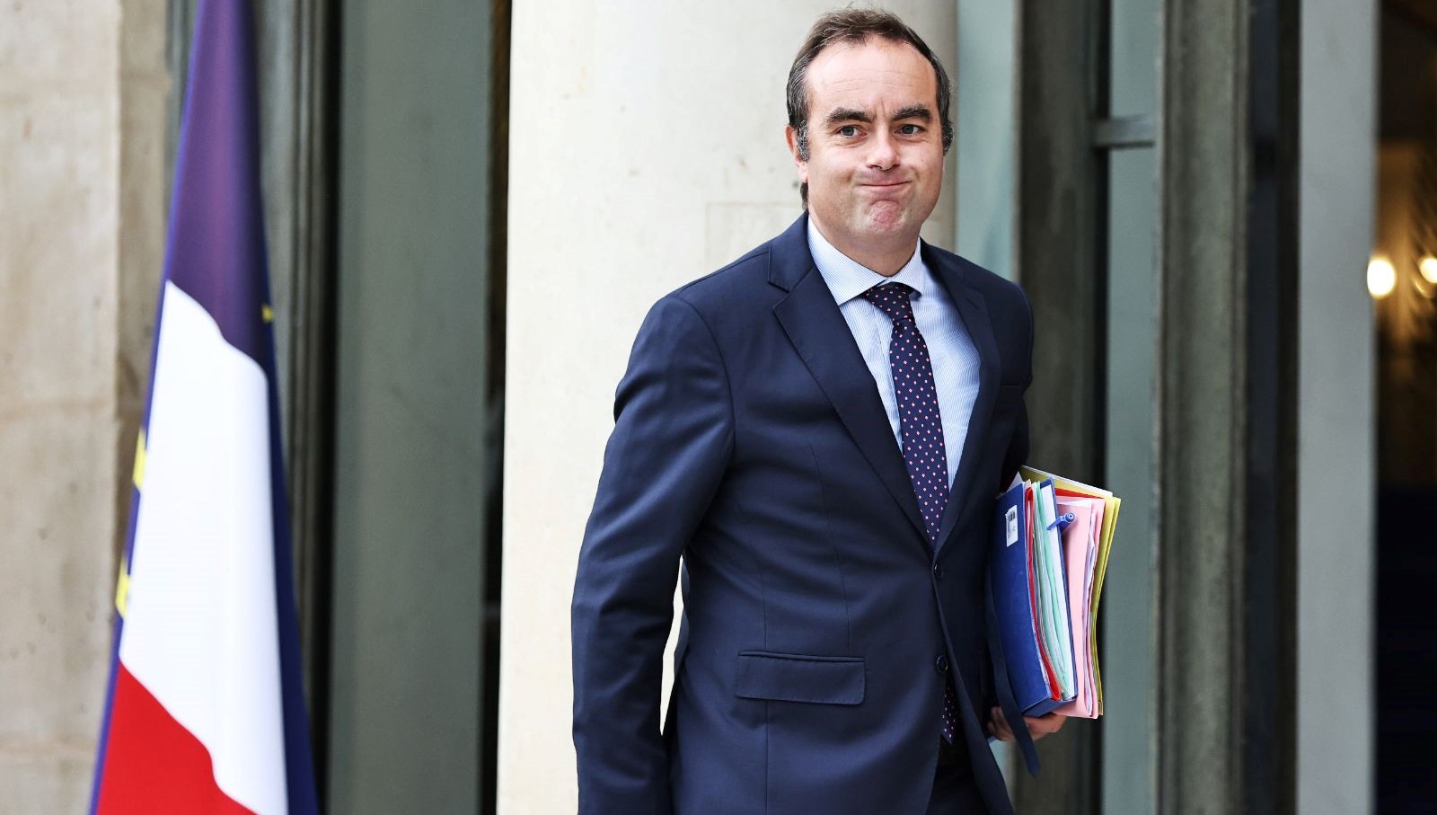 lecornu fransizlari cileden cikaran bu siyasi krize son verilmeli hjvbpTT5