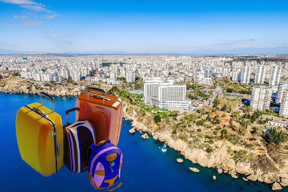 Yüksek sezonu kaçıran turistlerin sonbahar indirimlerine yönelmesi Antalya turizmine rekor getirdi