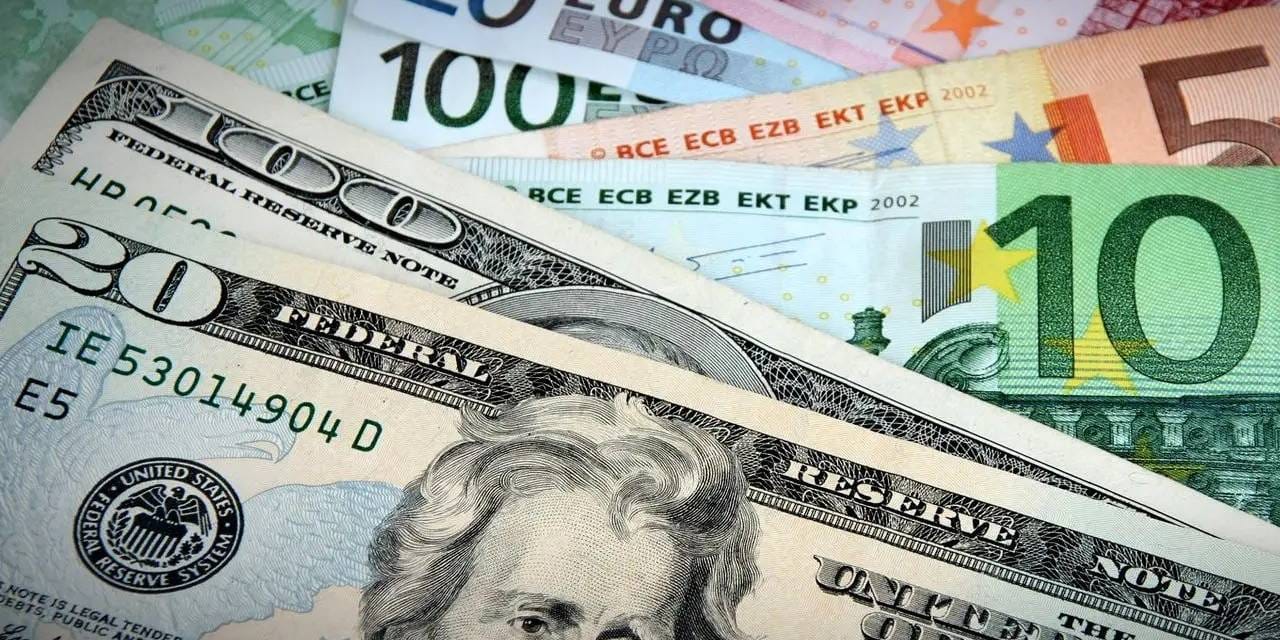 Dolar yükseldi euro sakinledi