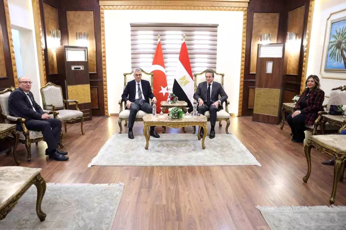 Sağlık Bakanı Memişoğlu, Mısır’da