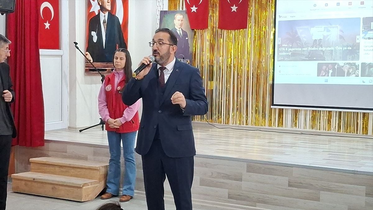 Beypazarı’nda Öğrencilere Spor Ekipmanları Dağıtıldı